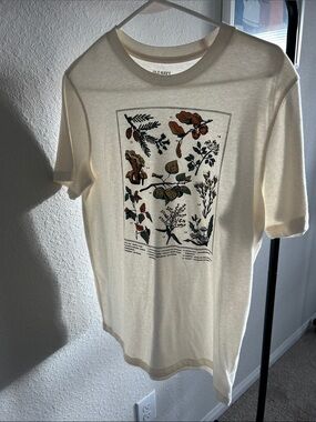 Old Navy Cream Short-Sleeve Botanical Print Tee